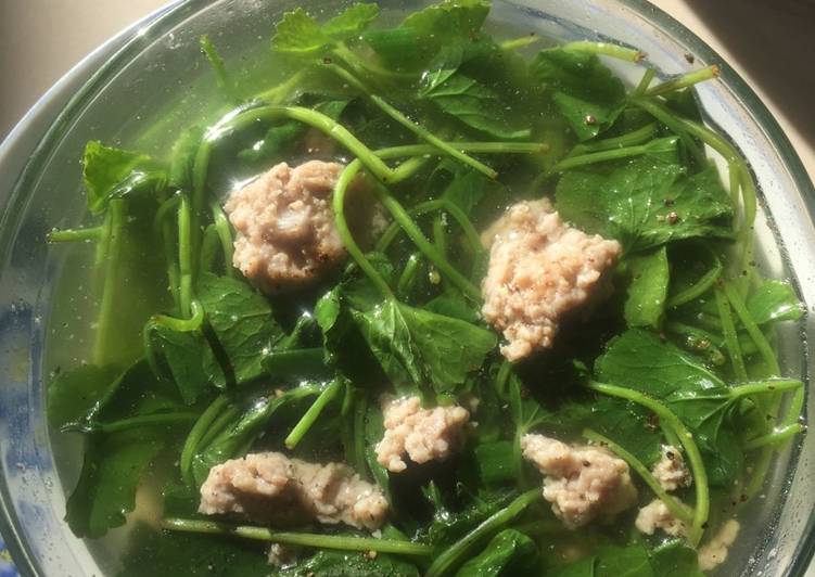 Canh rau má với thịt bò - món ăn cho bà bầu Canh rau má với thịt bò - món ăn cho bà bầu