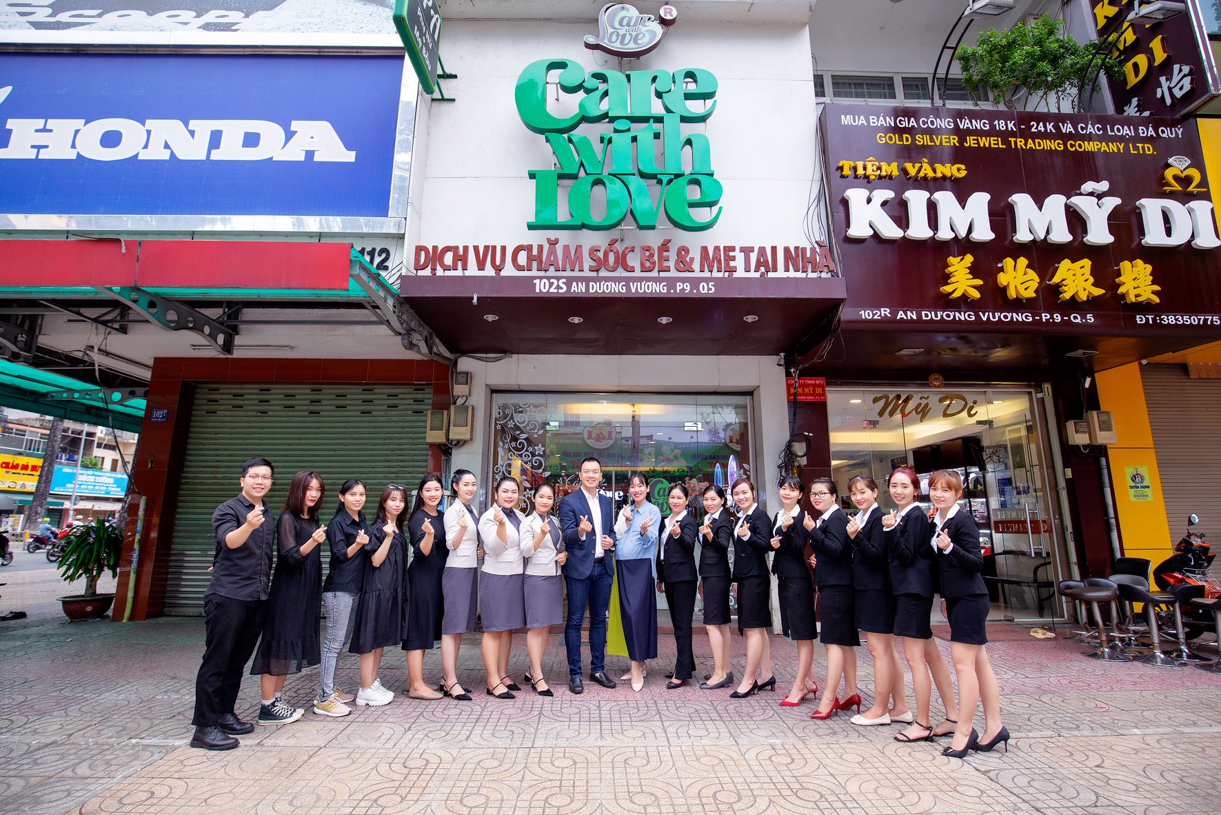 NGƯỜI MẸ GIỎI VIỆC NƯỚC