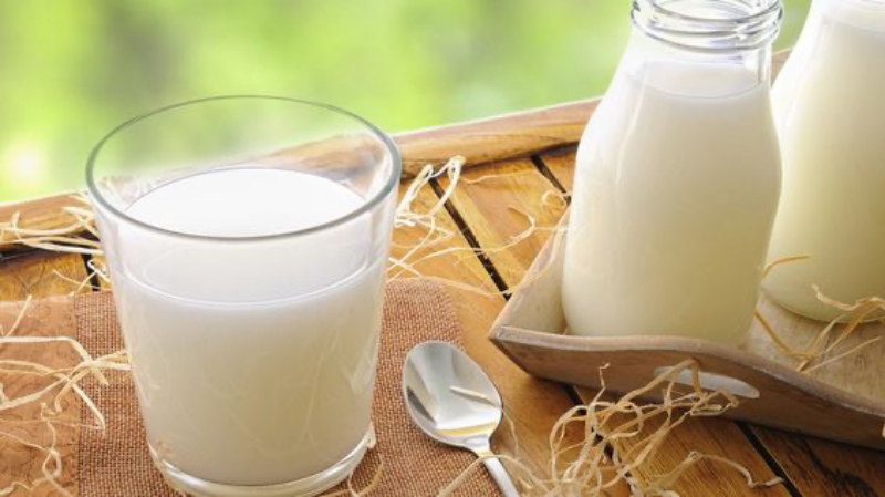 Uống sữa hợp khẩu vị