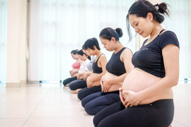 Lớp học yoga dành riêng cho bà bầu