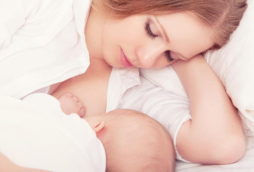 Cách sử dụng lại sữa mẹ an toàn, đủ chất sau khi rã đông