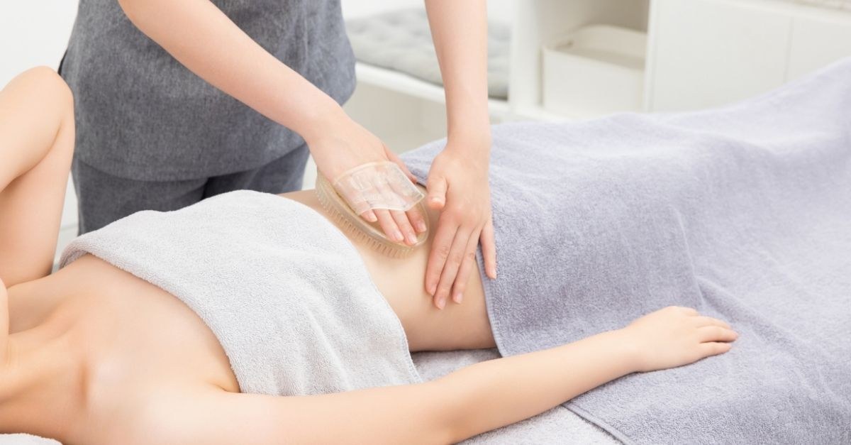 Chăm sóc vùng bụng sau sinh cần nhẹ nhàng và phù hợp với tình trạng phục hồi