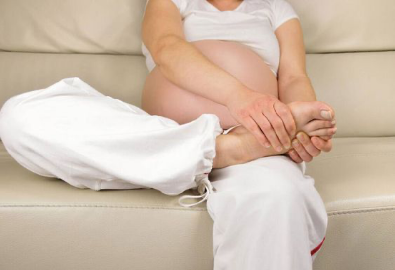 Động tác massage bàn chân