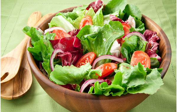 Mẹ bầu không nên ăn các loại salad chế biến sẵn