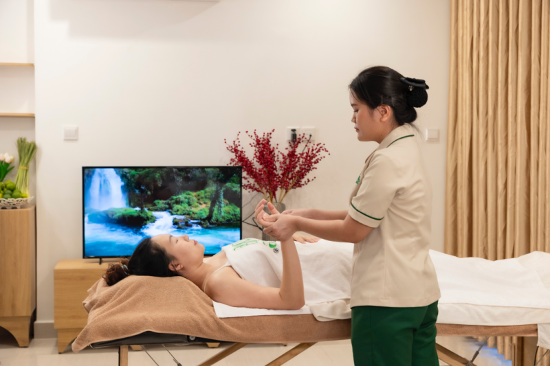 Chỉ massage bằng tay không cho bà bầu