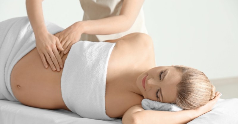 massage-bau-can-duoc-thuc-hien-phu-hop-voi-tinh-trang-suc-khoe-giai-doan-thai-ky-va-huong-dan-chuyen-mon-de-dam-bao-an-toan-cho-me.jpg
