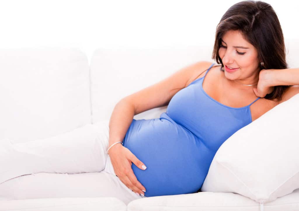 Nghỉ ngơi, ngủ đủ giấc, massage bầu thư giãn cơ thể