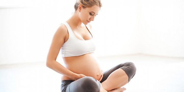 Các tư thế yoga cho bà bầu