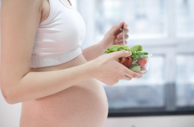Dinh dưỡng của mẹ ảnh hưởng lớn đến thai nhi