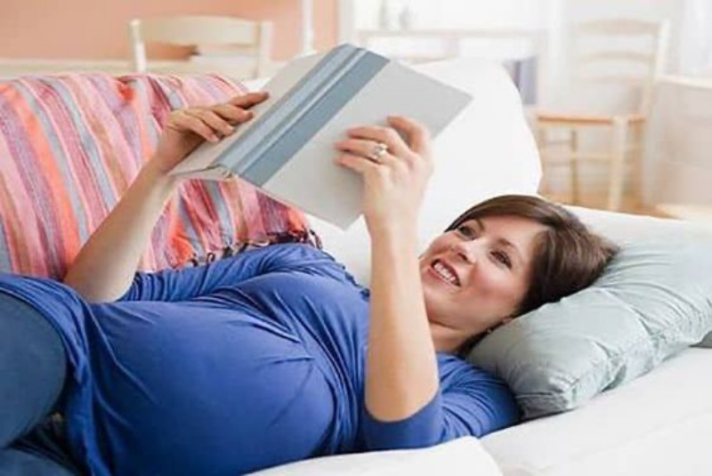 Đọc sách, kể chuyện mỗi ngày và nghe nhạc có lời