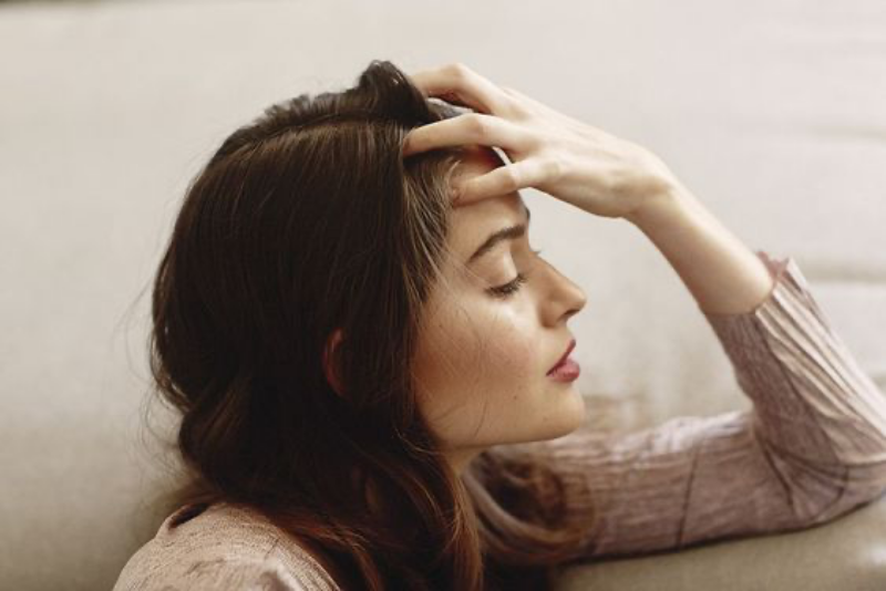 Massage từ cằm lên tai