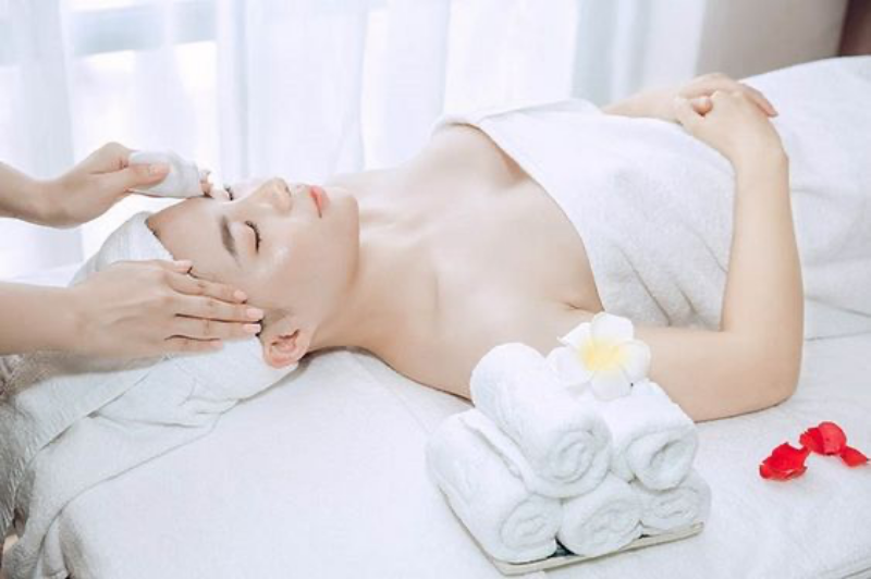 Nên massage vào sáng sớm và buổi tối