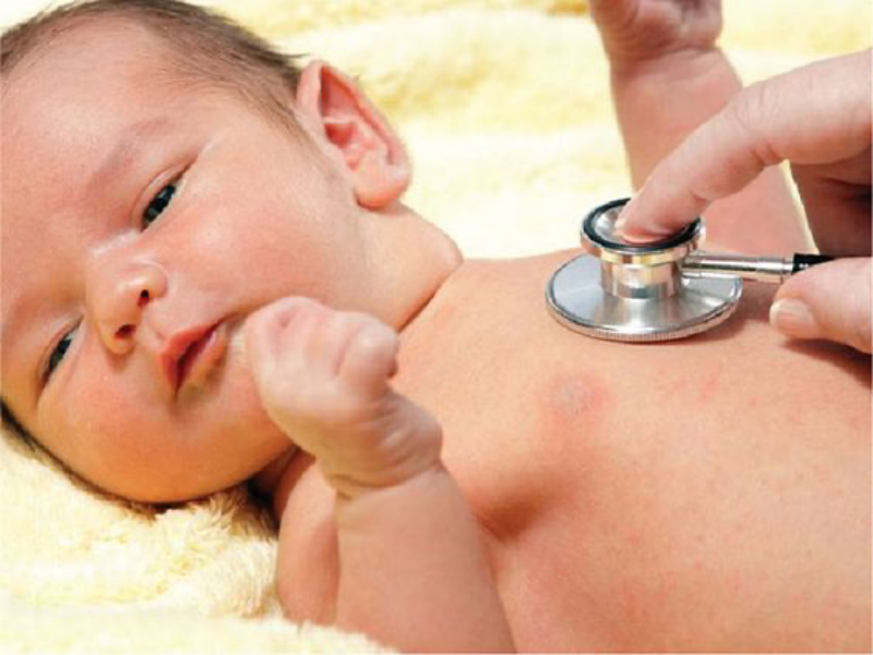 Vàng da cũng có thể do sữa mẹ hoặc do mẹ không đủ sữa